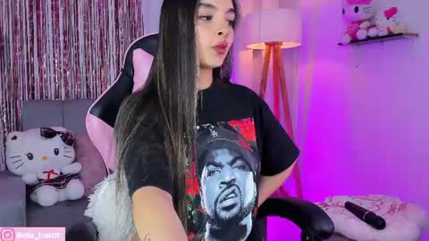 Snapshot of bella_hunteer chatting on 06-20-26, 03:31 bella igbella hunttt online show from 06-20-26, 03:31
