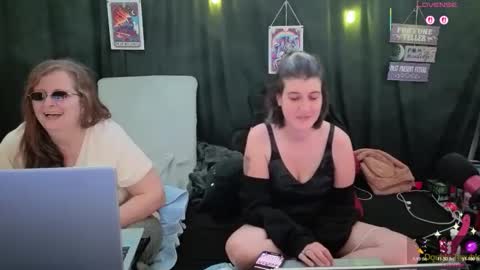 Bella James online show from 11-22-25, 05:23