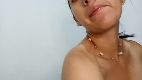 Snapshot of bella_marlowe chatting on 07-25-26, 03:26 Bella Marlowe online show from 07-25-26, 03:26
