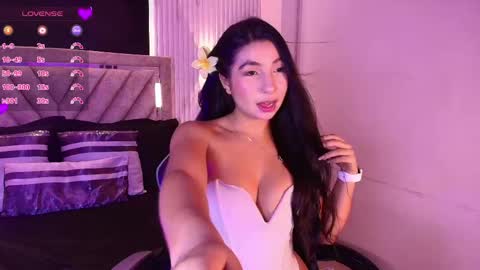 Snapshot of bella_martini_ chatting on 05-13-26, 03:31 bella_martini_ online show from 05-13-26, 03:31