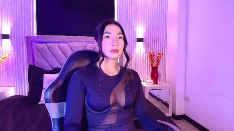 Snapshot of bella_martini_ chatting on 05-18-26, 12:22 bella_martini_ online show from 05-18-26, 12:22