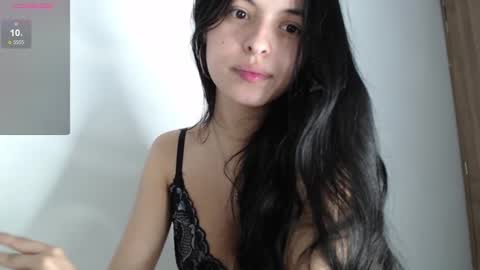 Snapshot of bella_musee chatting on 12-06-24, 03:52   online show from 12-06-24, 03:52