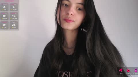 Snapshot of bella_musee chatting on 01-24-25, 03:13   online show from 01-24-25, 03:13