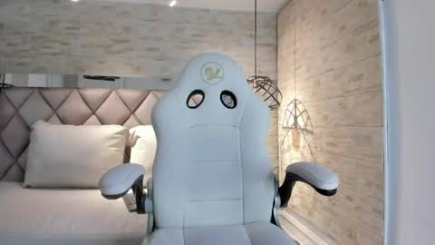  BELLA  online show from 03-04-26, 05:13