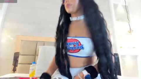Snapshot of bella_novoa chatting on 06-12-26, 03:05 BELLA online show from 06-12-26, 03:05