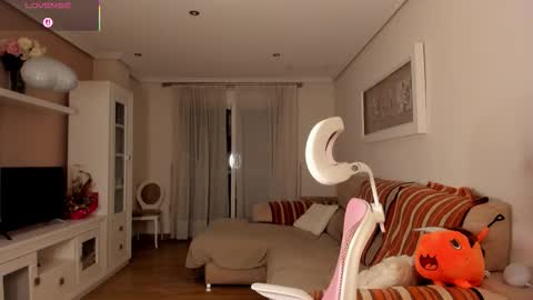 bella_pocahontas3 online show from 09-18-25, 07:49