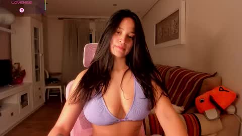 bella_pocahontas3 online show from 10-25-25, 10:26
