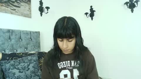 Bella online show from 06-14-26, 02:24