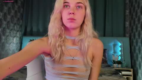 Bella online show from 09-18-25, 12:01