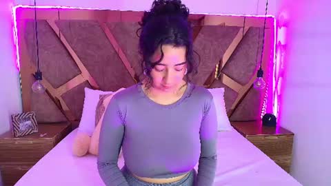 Snapshot of bella_swwan_ chatting on 07-05-26, 10:50 Bella Swwan online show from 07-05-26, 10:50