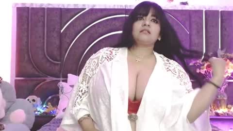 Snapshot of bella_taylor_a chatting on 10-15-25, 03:17 Bella Taylore online show from 10-15-25, 03:17