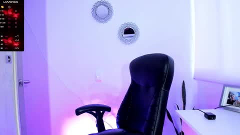 Bella online show from 09-25-25, 10:35