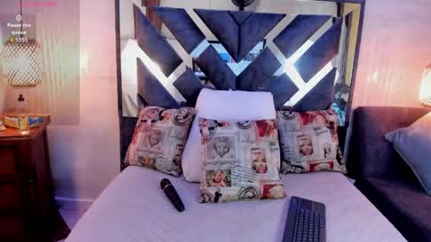 bella_volup online show from 06-04-26, 11:49