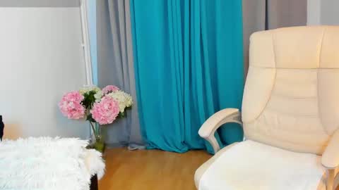 Snapshot of bellaanna25 chatting on 02-28-25, 12:42 BellaAnna online show from 02-28-25, 12:42