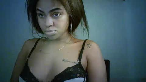 Bella online show from 02-11-25, 11:32