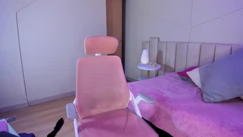                        online show from 11-21-25, 07:07