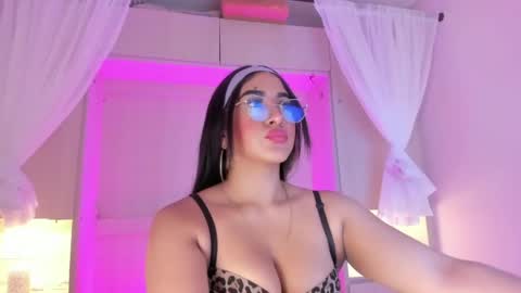 Snapshot of bellabroocks chatting on 05-16-26, 08:07 Bella online show from 05-16-26, 08:07