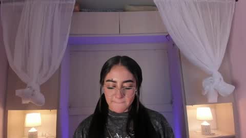 Snapshot of bellabroocks chatting on 05-30-26, 07:44 Bella online show from 05-30-26, 07:44