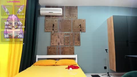 Snapshot of bellaburn chatting on 01-22-25, 07:03 Bella online show from 01-22-25, 07:03