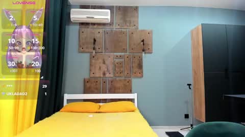 Snapshot of bellaburn chatting on 01-25-25, 07:28 Bella online show from 01-25-25, 07:28