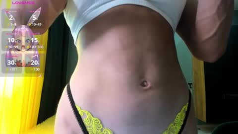 Snapshot of bellaburn chatting on 02-26-25, 06:37 Bella online show from 02-26-25, 06:37