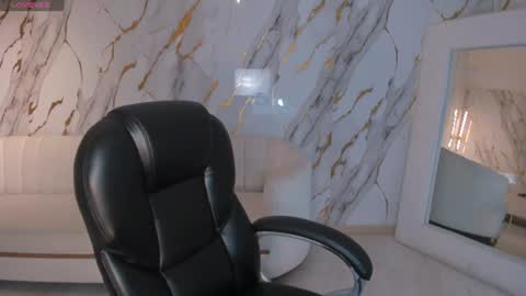 Snapshot of bellacarteer_ chatting on 06-18-26, 08:24 Bella C online show from 06-18-26, 08:24
