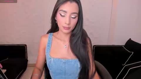 Snapshot of bellacarteer_ chatting on 06-21-26, 11:51 Bella C online show from 06-21-26, 11:51