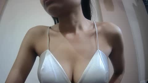 Snapshot of bellacrystall chatting on 01-20-25, 05:04 bellacrystall online show from 01-20-25, 05:04