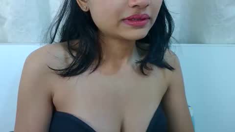 bellacrystall online show from 02-17-26, 05:26