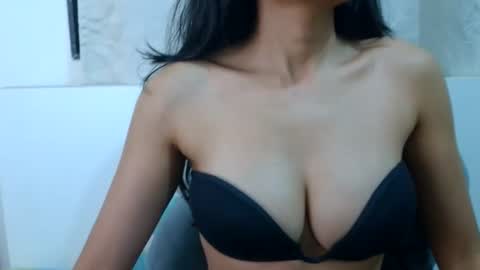 bellacrystall online show from 03-28-26, 04:39