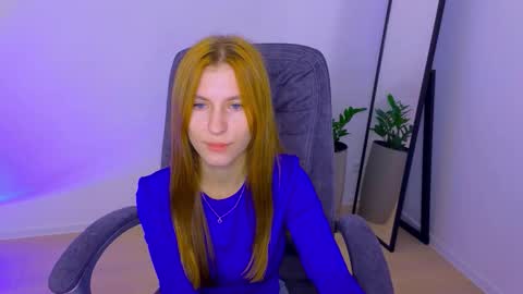 BellaFoxi online show from 10-09-25, 10:46