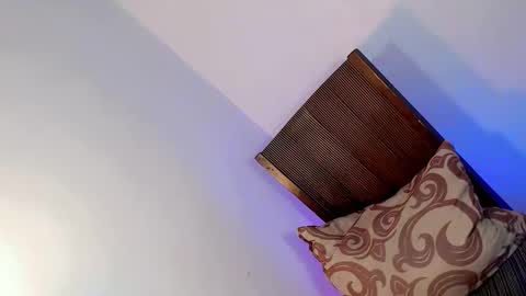 Bella rowt online show from 11-14-25, 02:54