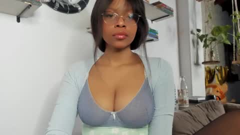 Snapshot of bellahproudly chatting on 05-27-26, 12:07 Bellah online show from 05-27-26, 12:07