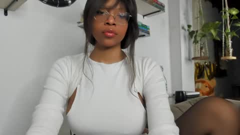 Snapshot of bellahproudly chatting on 05-27-26, 08:50 Bellah online show from 05-27-26, 08:50
