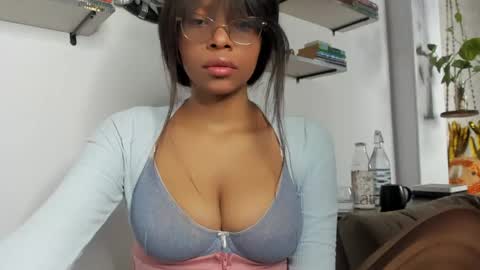 Snapshot of bellahproudly chatting on 06-03-26, 09:42 Bellah online show from 06-03-26, 09:42