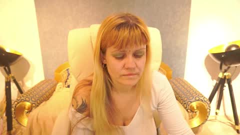 Snapshot of bellalapetit chatting on 05-18-26, 04:07 Bella online show from 05-18-26, 04:07