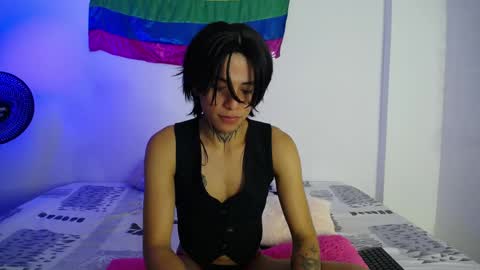 Snapshot of bellamy0955 chatting on 04-17-26, 02:36 bellamy0955 online show from 04-17-26, 02:36