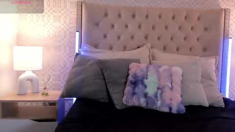 Snapshot of bellanixs chatting on 11-16-25, 03:23 Bella Nix big tits online show from 11-16-25, 03:23