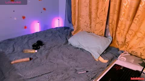 bellaqueen0701 online show from 11-05-25, 09:26