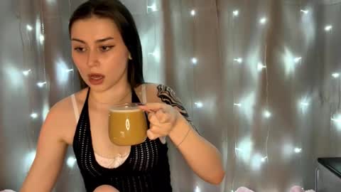 Snapshot of bellarison chatting on 02-27-26, 07:25 Daniela online show from 02-27-26, 07:25