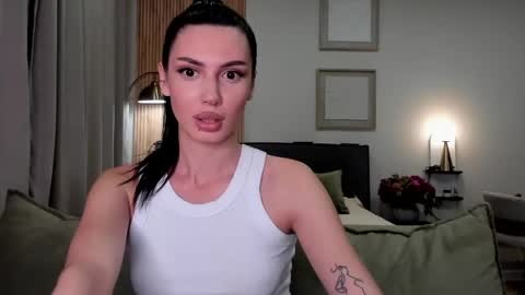 Bella online show from 05-25-26, 09:10