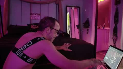 Bellaskeykeeper online show from 04-13-26, 09:04