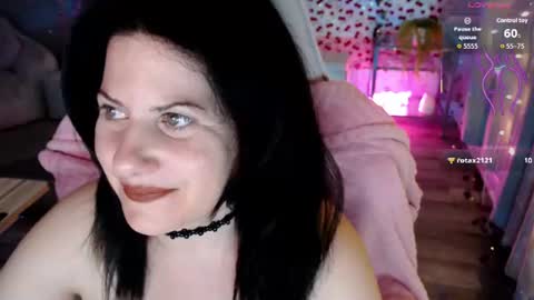 Snapshot of bellastar84 chatting on 06-19-26, 05:56 Starr40 online show from 06-19-26, 05:56