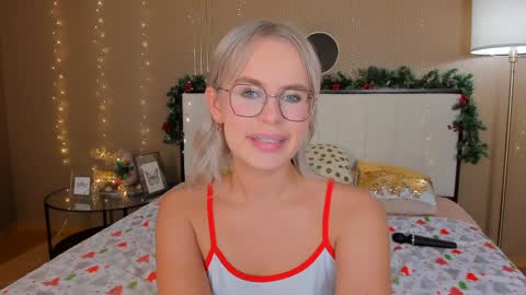 Snapshot of bellatip chatting on 12-28-24, 06:49 Bella online show from 12-28-24, 06:49