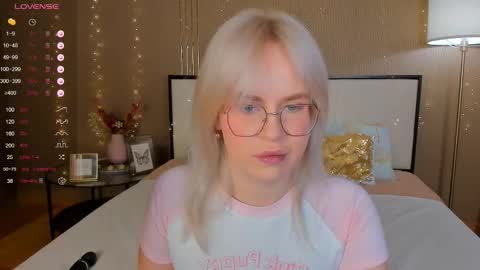 Snapshot of bellatip chatting on 11-29-25, 12:57 Bella online show from 11-29-25, 12:57