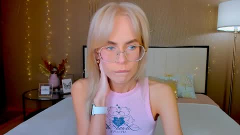 Snapshot of bellatip chatting on 05-14-26, 01:12 Bella online show from 05-14-26, 01:12