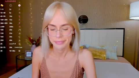 Snapshot of bellatip chatting on 05-17-26, 12:52 Bella online show from 05-17-26, 12:52
