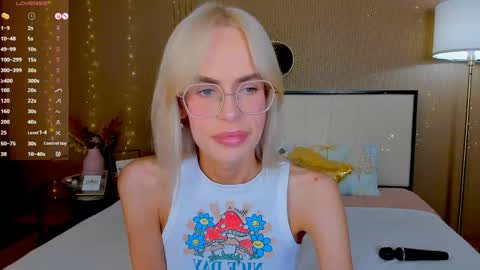 Snapshot of bellatip chatting on 05-31-26, 01:14 Bella online show from 05-31-26, 01:14