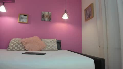 Snapshot of bellawild_ chatting on 02-05-26, 12:10 Bella Wild online show from 02-05-26, 12:10