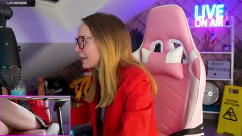 Snapshot of belle_alice chatting on 02-18-25, 07:43 Alice online show from 02-18-25, 07:43